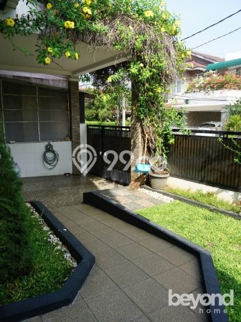 Rumah Luxury Modern Siap Huni di Lebak Bulus Jakarta Selatan Rumah Luxury Modern Siap Huni di Lebak Bulus Jakarta Selatan