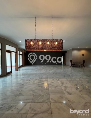 Rumah Elit LB 400m2 Siap Pakai Desain Elegan di Cipete, Jakarta Selatan Rumah Elit LB 400m2 Siap Pakai Desain Elegan di Cipete, Jakarta Selatan