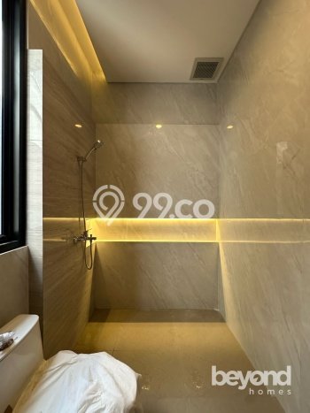 Rumah Elit Modern Tanpa Renovasi di Pondok Indah Jakarta Selatan Rumah Elit Modern Tanpa Renovasi di Pondok Indah Jakarta Selatan