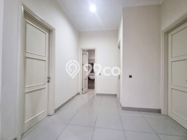 Disewakan! Rumah 4 Kamar Tidur &
2 Kamar Mandi di Gading Serpong, Tangerang Disewakan! Rumah 4 Kamar Tidur &
2 Kamar Mandi di Gading Serpong, Tangerang