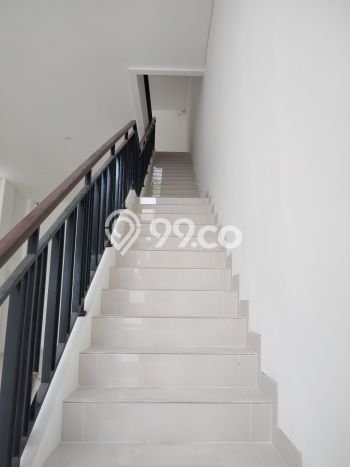 Unit Ruko Disewakan di Gading Serpong di Area Ramai & Strategis Unit Ruko Disewakan di Gading Serpong di Area Ramai & Strategis