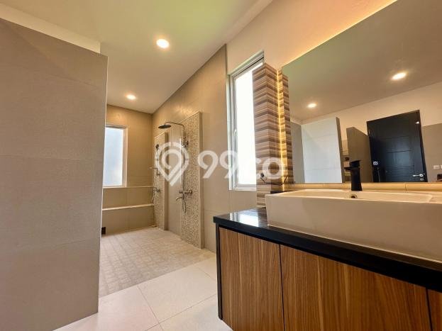 Jual Rumah Luas Elegan Dengan View Cantik di Alam Sutera, Tangerang Jual Rumah Luas Elegan Dengan View Cantik di Alam Sutera, Tangerang