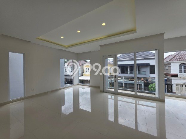 Hunian Elit LB 217m2 Siap Huni Desain Elegan di Gading Serpong, Tangerang Hunian Elit LB 217m2 Siap Huni Desain Elegan di Gading Serpong, Tangerang
