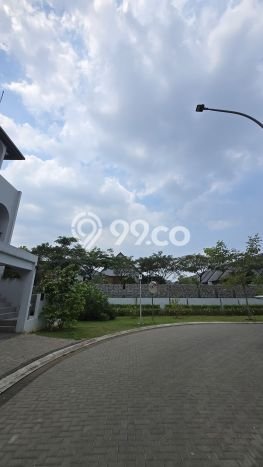 Dijual Rumah Premium dengan Fasilitas Sekitar Lengkap di BSD, Tangerang Selatan Dijual Rumah Premium dengan Fasilitas Sekitar Lengkap di BSD, Tangerang Selatan