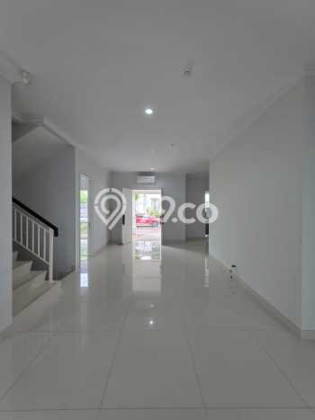 Rumah Luxury Modern Tanpa Renovasi di Gading Serpong Tangerang Rumah Luxury Modern Tanpa Renovasi di Gading Serpong Tangerang
