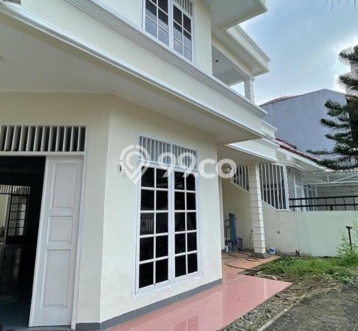 Siap Huni Rumah Mewah 4 Kamar di Kebon Jeruk Dekat ke Mana Saja Siap Huni Rumah Mewah 4 Kamar di Kebon Jeruk Dekat ke Mana Saja
