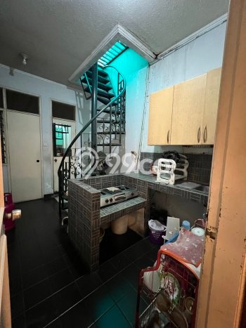 Rumah sewa siap pakai 4 KT di Puri Indah, Jakarta Barat Rumah sewa siap pakai 4 KT di Puri Indah, Jakarta Barat