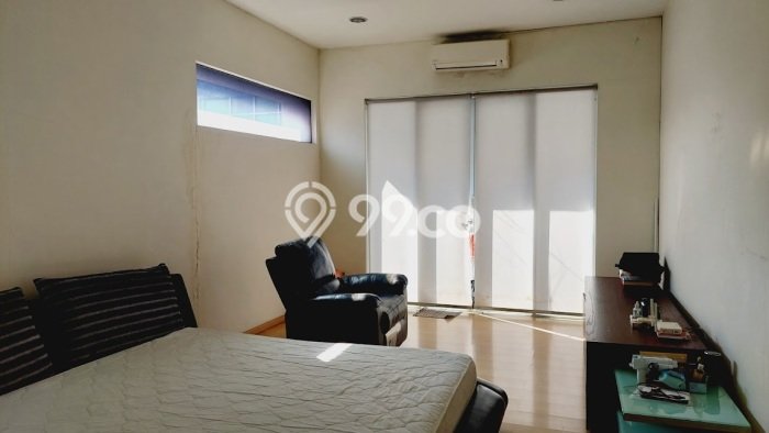 For Sale! Luxury House LT 96m2 Desain Modern di Jelambar For Sale! Luxury House LT 96m2 Desain Modern di Jelambar