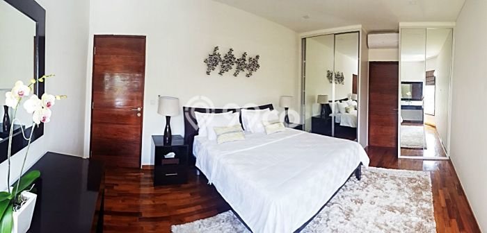 Kesempatan Investasi! Vila di , Dimensi 400m2m², Lokasi Premium dengan nilai tinggi Kesempatan Investasi! Vila di , Dimensi 400m2m², Lokasi Premium dengan nilai tinggi