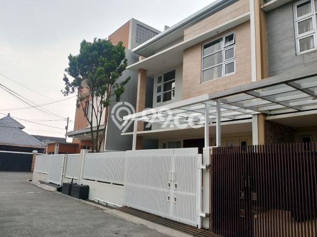 Hunian Cantik Minimalis Lb 250m2 di Batununggal, Bandung Hunian Cantik Minimalis Lb 250m2 di Batununggal, Bandung