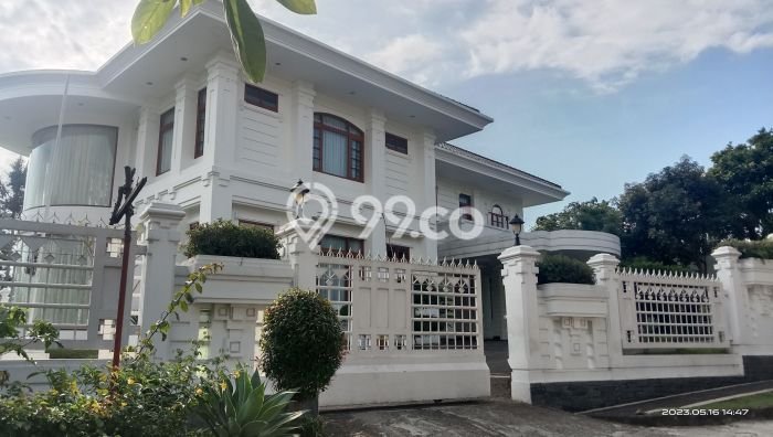 DIJUAL CEPAT! Rumah Siap Huni Lokasi Premium Setiabudi, Luas 1760m2m² Bangunan 1200m2m² DIJUAL CEPAT! Rumah Siap Huni Lokasi Premium Setiabudi, Luas 1760m2m² Bangunan 1200m2m²