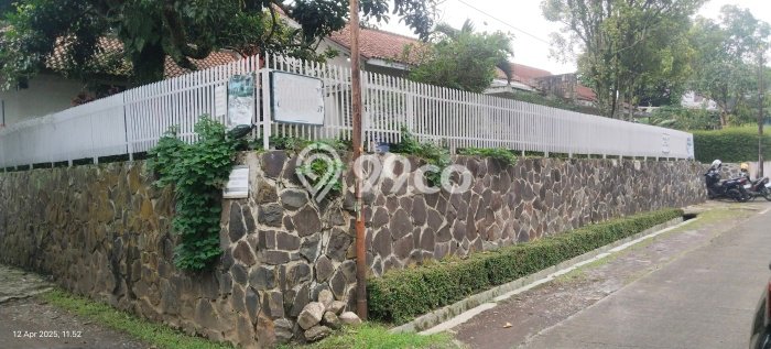 Hunian Mewah LB 200m2 Siap Huni Desain Elegan di Dago, Bandung Hunian Mewah LB 200m2 Siap Huni Desain Elegan di Dago, Bandung