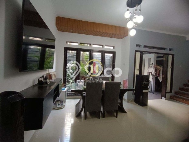 Jual Rumah Bagus Siap Huni LB 200m2 di Buah Batu, Bandung Jual Rumah Bagus Siap Huni LB 200m2 di Buah Batu, Bandung