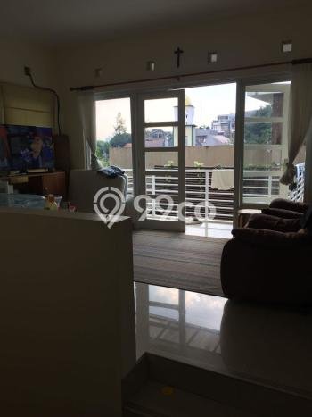 Rumah Terawat 4 KT 3 KM di Coblong, Bandung Rumah Terawat 4 KT 3 KM di Coblong, Bandung