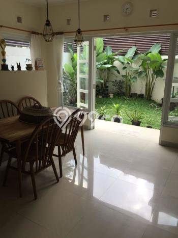 Rumah Terawat 4 KT 3 KM di Coblong, Bandung Rumah Terawat 4 KT 3 KM di Coblong, Bandung