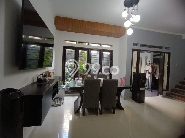 Jual Rumah Bagus Siap Huni LB 200m2 di Buah Batu, Bandung Jual Rumah Bagus Siap Huni LB 200m2 di Buah Batu, Bandung