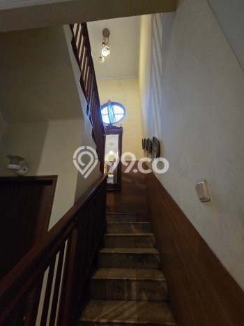 Rumah LB 265m² Dekat dengan Akses Transportasi, Jakarta Selatan - Lokasi Premium Rumah LB 265m² Dekat dengan Akses Transportasi, Jakarta Selatan - Lokasi Premium