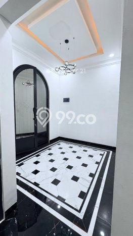 Siap Huni Hunian Elit 6 Kamar di Jagakarsa Dekat ke Mana Pun Siap Huni Hunian Elit 6 Kamar di Jagakarsa Dekat ke Mana Pun