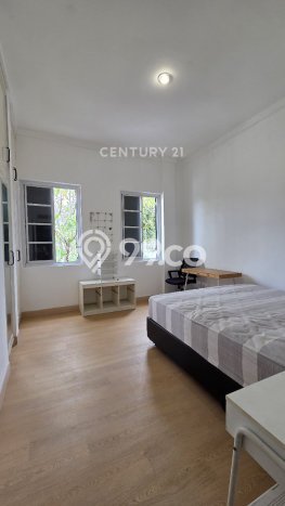 Hunian Elit LB 250m2 Siap Huni Desain Elegan di Cibubur, Bekasi Hunian Elit LB 250m2 Siap Huni Desain Elegan di Cibubur, Bekasi