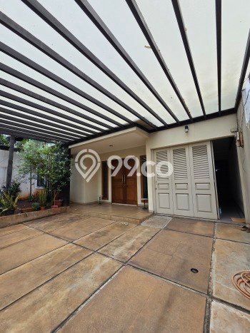 Rumah Elit Modern Tanpa Renovasi di Pondok Indah Jakarta Selatan Rumah Elit Modern Tanpa Renovasi di Pondok Indah Jakarta Selatan