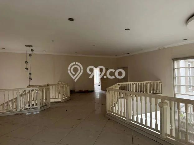 Rumah Mewah LB 1767m2 Siap Pakai Desain Elegan di Lippo Karawaci, Tangerang Rumah Mewah LB 1767m2 Siap Pakai Desain Elegan di Lippo Karawaci, Tangerang
