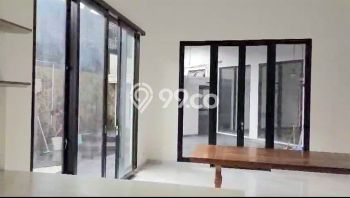 Ready to Use! Premium House LT 383m2 Desain Elegan di Alam Sutera Ready to Use! Premium House LT 383m2 Desain Elegan di Alam Sutera
