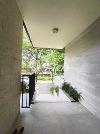 Rumah Mewah Siap Huni LT 336m2 di Cisauk, Tangerang Rumah Mewah Siap Huni LT 336m2 di Cisauk, Tangerang