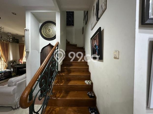 Rumah Mewah Siap Huni LT 218m2 di Karang Tengah, Tangerang Rumah Mewah Siap Huni LT 218m2 di Karang Tengah, Tangerang