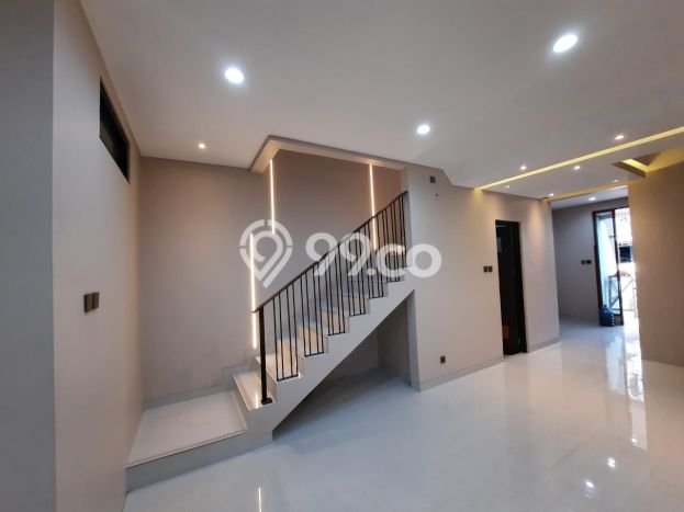Jual Rumah Bagus Siap Huni LB 230m2 di Serpong Utara, Tangerang Selatan Jual Rumah Bagus Siap Huni LB 230m2 di Serpong Utara, Tangerang Selatan