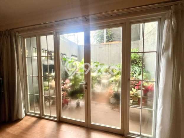 Siap Huni Hunian Elit 8 Kamar di Menteng Dekat ke Mana Saja Siap Huni Hunian Elit 8 Kamar di Menteng Dekat ke Mana Saja