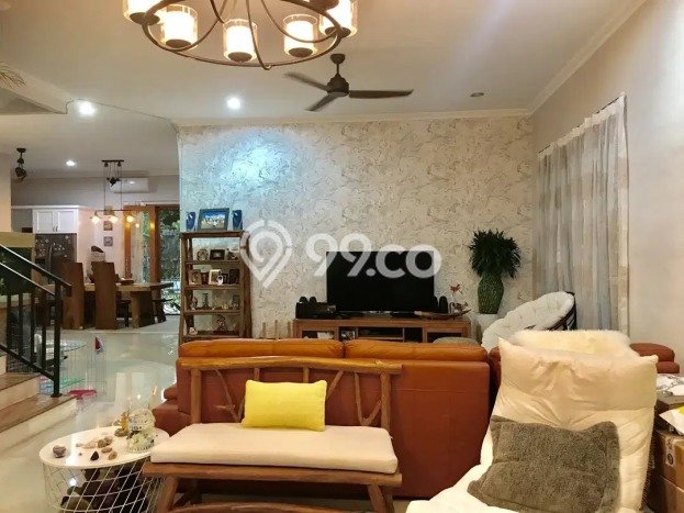 Ready to Use! Luxury House LT 440m2 Desain Elegan di Lebak Bulus Ready to Use! Luxury House LT 440m2 Desain Elegan di Lebak Bulus