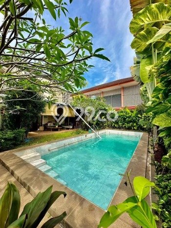 Ready to Use! Luxury House LT 440m2 Desain Elegan di Lebak Bulus Ready to Use! Luxury House LT 440m2 Desain Elegan di Lebak Bulus