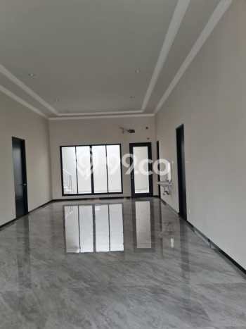 Rumah Disewakan Surabaya LT 240m2 LB 200m2 Kawasan Sukomanunggal Rumah Disewakan Surabaya LT 240m2 LB 200m2 Kawasan Sukomanunggal