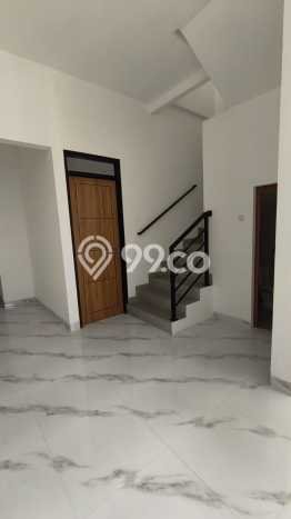 Hunian Cantik Modern Lb 100m2 di Tenggilis Mejoyo, Surabaya Hunian Cantik Modern Lb 100m2 di Tenggilis Mejoyo, Surabaya