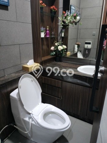 Siap Huni Hunian Elit 4 Kamar di Kebon Jeruk Dekat ke Mana Pun Siap Huni Hunian Elit 4 Kamar di Kebon Jeruk Dekat ke Mana Pun