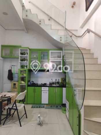 Rumah Luxury Modern Tanpa Renovasi di Joglo Jakarta Barat Rumah Luxury Modern Tanpa Renovasi di Joglo Jakarta Barat