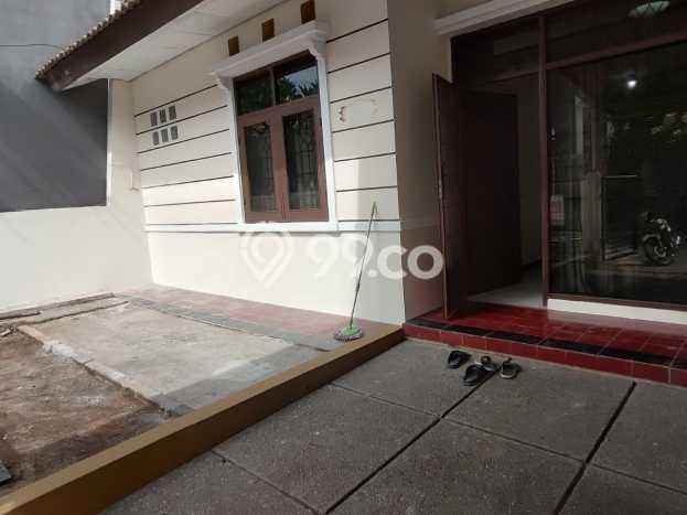 BEST DEAL! Rumah di Cipondoh, 3 KT, Dekat Fasilitas Umum, LT 144m² Bangunan 110m² BEST DEAL! Rumah di Cipondoh, 3 KT, Dekat Fasilitas Umum, LT 144m² Bangunan 110m²