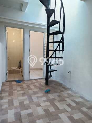Disewakan! Rumah 3 Kamar Tidur &
4 Kamar Mandi di Green Lake City, Jakarta Barat Disewakan! Rumah 3 Kamar Tidur &
4 Kamar Mandi di Green Lake City, Jakarta Barat