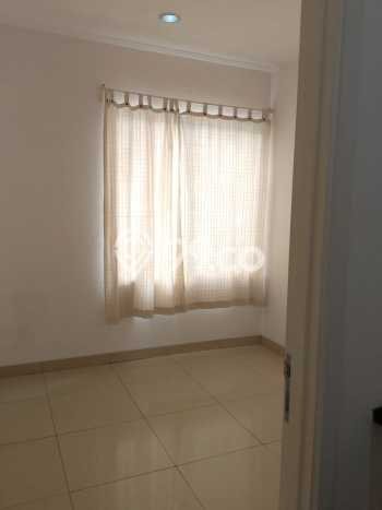 HUNIAN PILIHAN! Rumah di Green Lake City, 5 KT, Area Asri, LT 90m² Bangunan 120m² HUNIAN PILIHAN! Rumah di Green Lake City, 5 KT, Area Asri, LT 90m² Bangunan 120m²
