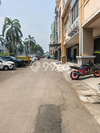 Ruko Dijual di Jakarta Barat LT 72m2 & LB 324m2 Lokasi Terbaik! Ruko Dijual di Jakarta Barat LT 72m2 & LB 324m2 Lokasi Terbaik!
