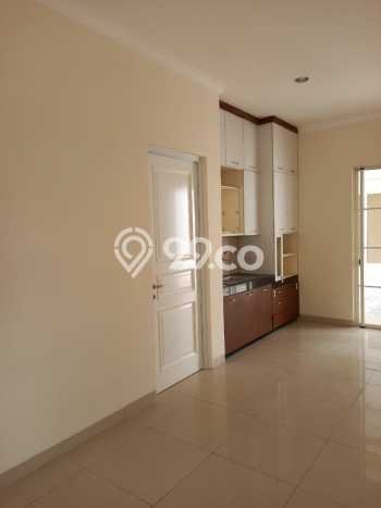 LOKASI TERBAIK! Rumah di Green Lake City, 4 KM, Lingkungan Elite, Luas 200m² LB 300m² LOKASI TERBAIK! Rumah di Green Lake City, 4 KM, Lingkungan Elite, Luas 200m² LB 300m²