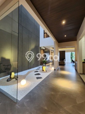 Rumah Mewah LB 550m2 Siap Huni Desain Elegan di Green Lake City, Jakarta Barat Rumah Mewah LB 550m2 Siap Huni Desain Elegan di Green Lake City, Jakarta Barat