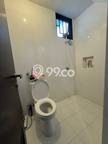 Rumah Strategis Minimalis Lb 100m2 di Cipondoh, Tangerang Rumah Strategis Minimalis Lb 100m2 di Cipondoh, Tangerang