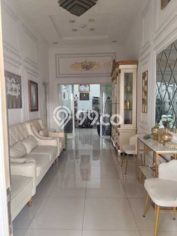 Rumah Luxury Modern Tanpa Renovasi di Joglo Jakarta Barat Rumah Luxury Modern Tanpa Renovasi di Joglo Jakarta Barat
