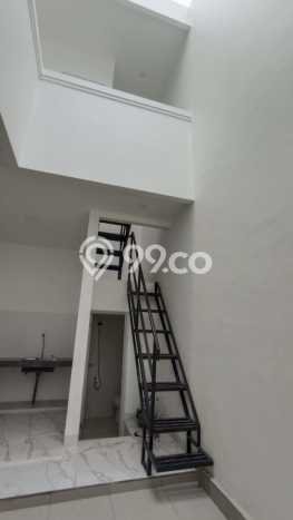Ready to Use! Premium House LT 186m2 Desain Elegan di Meruya Ready to Use! Premium House LT 186m2 Desain Elegan di Meruya