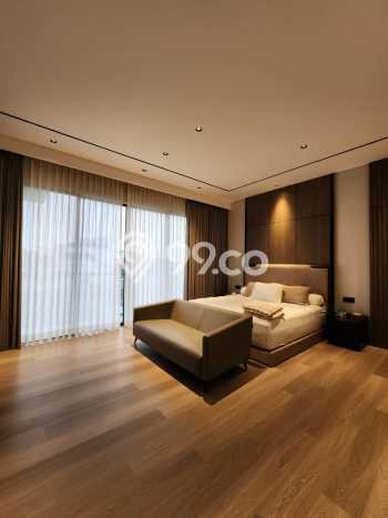 Rumah Mewah LB 550m2 Siap Huni Desain Elegan di Green Lake City, Jakarta Barat Rumah Mewah LB 550m2 Siap Huni Desain Elegan di Green Lake City, Jakarta Barat