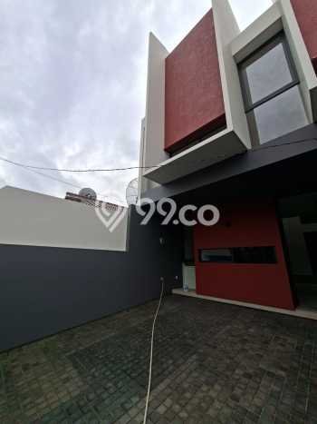 Ready to Use! Premium House LT 90m2 Desain Modern di Joglo Ready to Use! Premium House LT 90m2 Desain Modern di Joglo