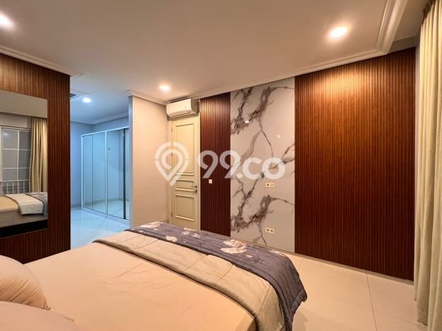 Rumah Strategis Gading Serpong, Tangerang, Luas 200m² Bangunan 340m² Rumah Strategis Gading Serpong, Tangerang, Luas 200m² Bangunan 340m²