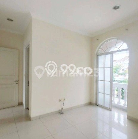 Disewakan! Rumah 4 Kamar Tidur &
4 Kamar Mandi di Green Lake City, Jakarta Barat Disewakan! Rumah 4 Kamar Tidur &
4 Kamar Mandi di Green Lake City, Jakarta Barat