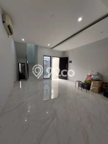 Dijual Rumah Premium dengan Fasilitas Sekitar Komplit di Kebon Jeruk, Jakarta Barat Dijual Rumah Premium dengan Fasilitas Sekitar Komplit di Kebon Jeruk, Jakarta Barat
